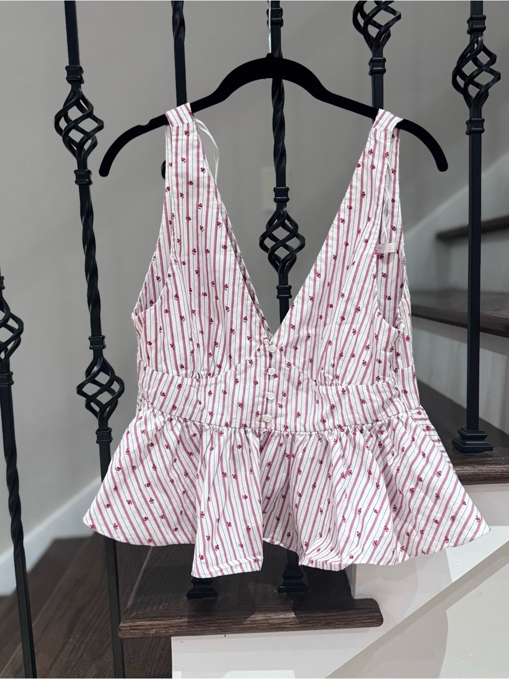Zara Striped V-Neck Peplum Tank Top in White and Red Leather 100% Cotton